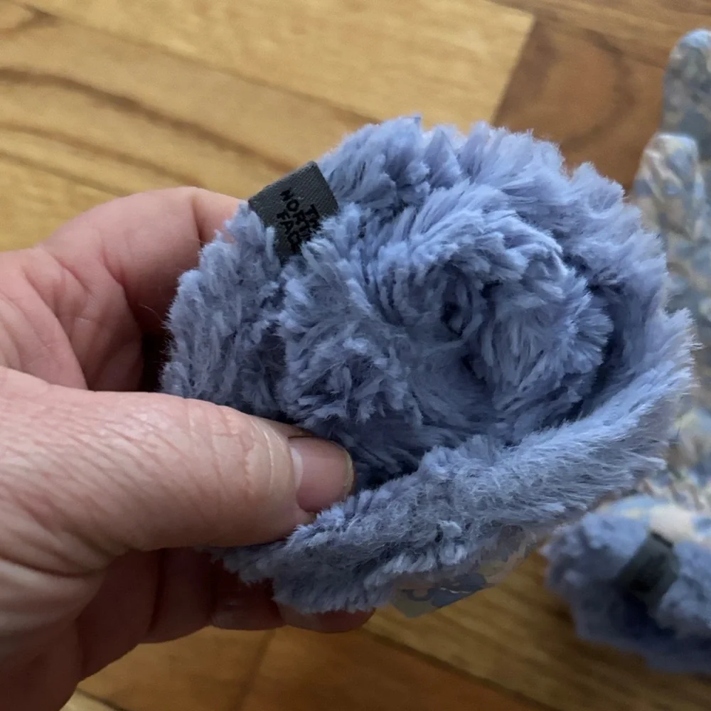 The North Face girls Blue and Cream Patterned Gloves